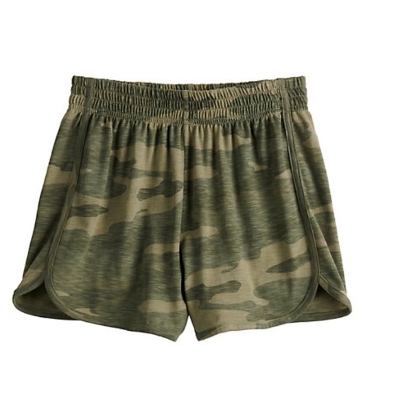 So XL high rise cozy dolphin shorts green Camo - Picture 1 of 13